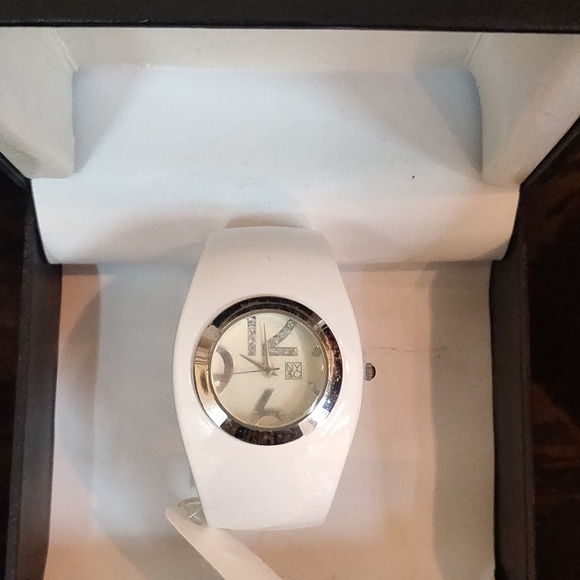 FIXED PRICE - New york & Co. Watch - Picture 2 of 13